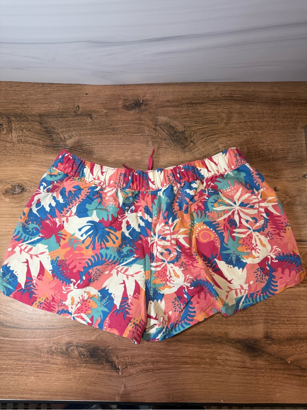 Patagonia Barely Baggies Shorts Women S Wild Waratah RF Pink Floral 2.5" - Picture 2 of 6
